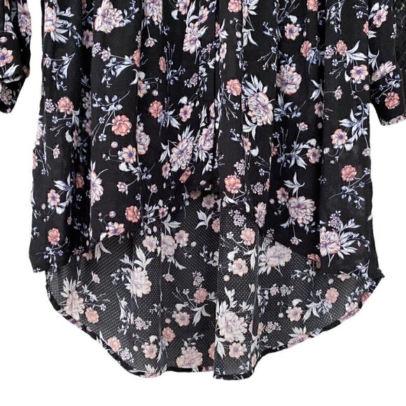 Torrid empire waisted top,  elasticized waist, v-neck, high-low hemline - Picture 5 of 13